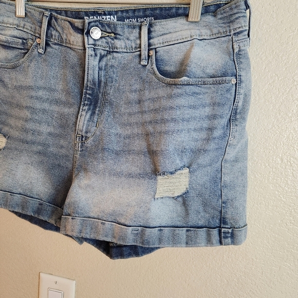 Levi's Denizen Denim Mom Shorts Size 32 - Picture 7 of 7